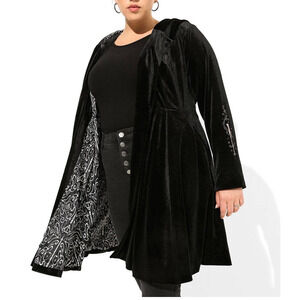 New Torrid 3 (3X 22/24) Harry Potter Black Velvet Hooded Swing Coat w/Embroidery